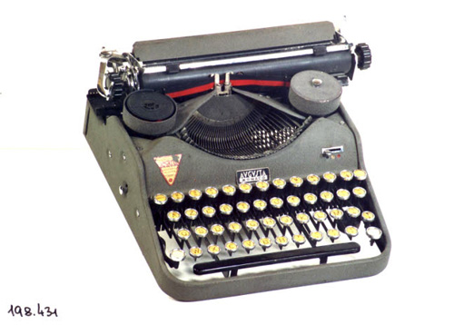 Augusta Monaco portable typewriter